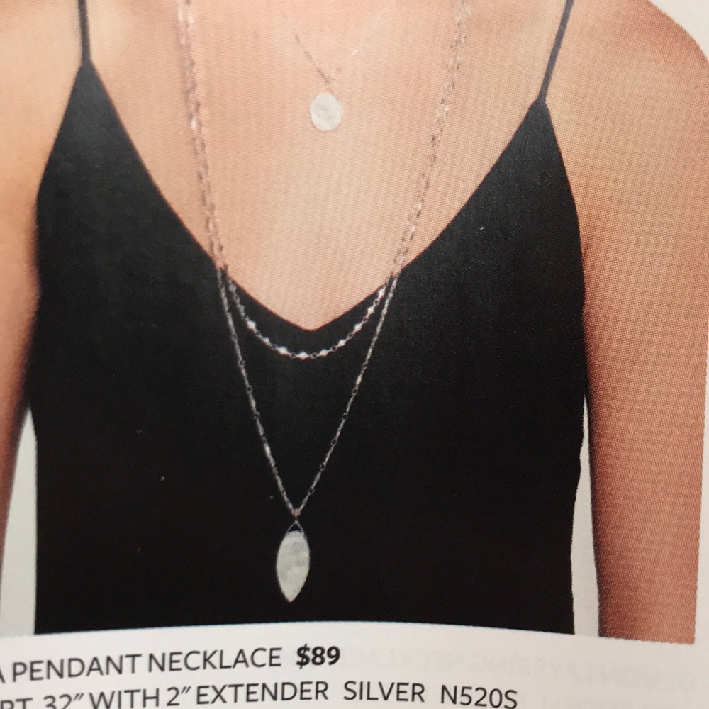 Stella & Dot Aurelia Pendant Necklace